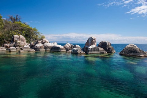 Turquoise clear water and granite rocks