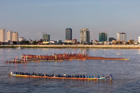 Dragon boats at Bon Om Touk Water Festival on Tonle Sap River