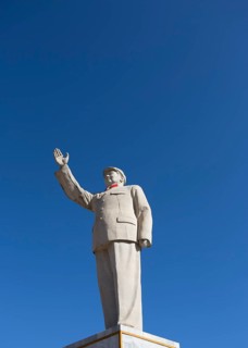 Statue of Mao Tse-tung