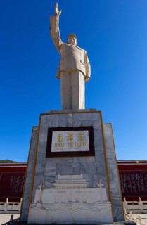 Statue of Mao Tse-tung