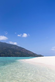 Turquoise water and white beach at Ko Lipe Island