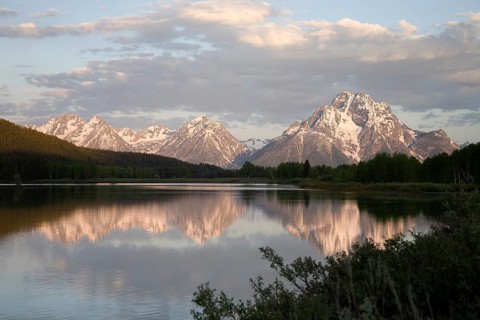 View over Jackson Lake to Grand Teton Range