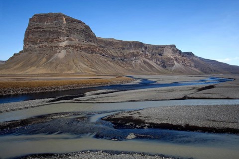 Glacial runoff permeate the volcanic sand plain Skeidararsandur