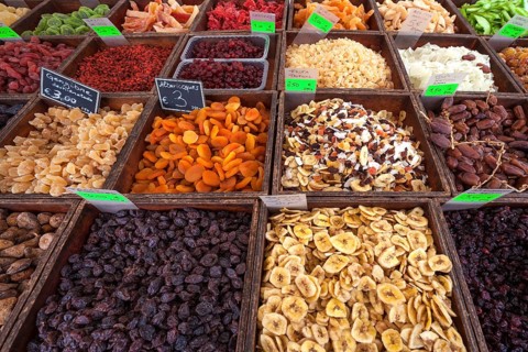 Various candied fruits and dried fruits