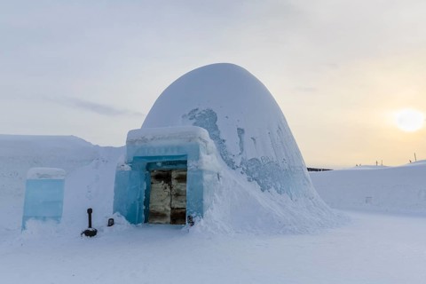 Ice bar