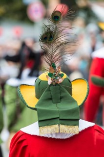 Hat with brim yellow green