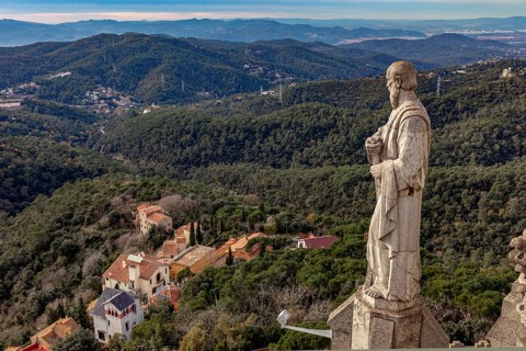 View over the statues of Sagrat Cor Church