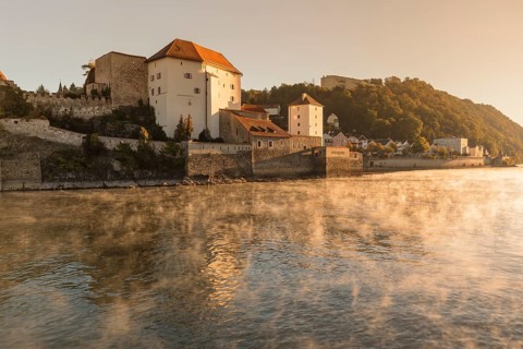 View over the Danube to Veste Niederhaus