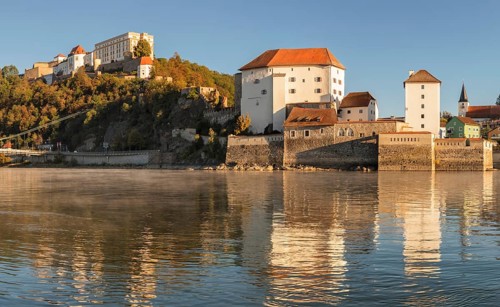 View over the Danube to Veste Oberhaus and Niederhaus