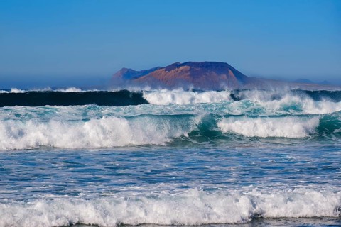 Strong waves at Caleta de Famara