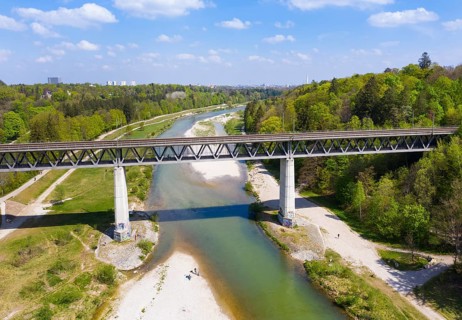 Grosshesseloher bridge over the Isar