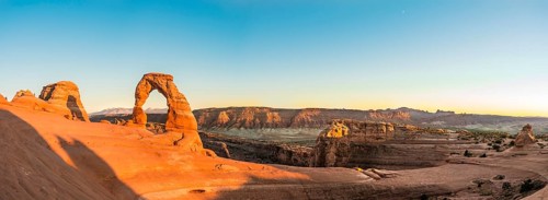 Delicate Arch natural arch in sunset light