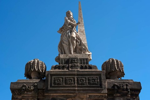Fountain figure with obelisk