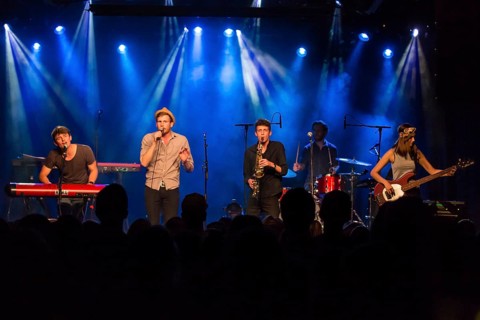 The Swiss dialect band Les Touristes live in the Schuur Luzern