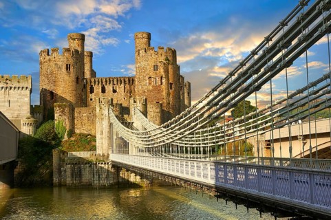 Suspension bridge with Conwy Castle