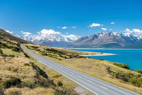Road along Lake Pukaki