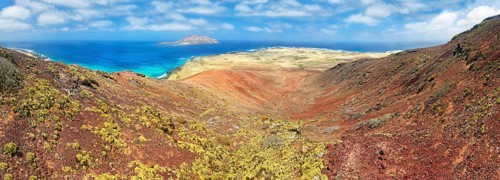 View into the volcanic crater of Montana Bermeja