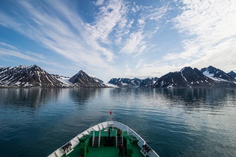 Expedition boat entering the Magdalenefjorden