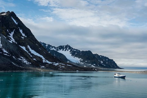Small fishing boat in Magdalenefjorden
