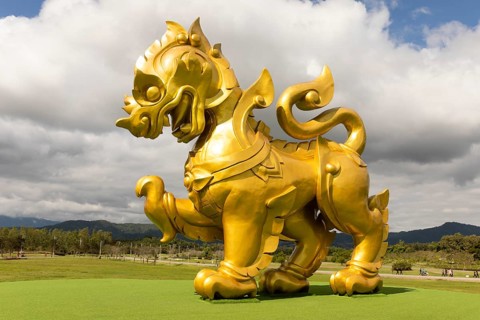 Golden Singha Statue in Singha Park