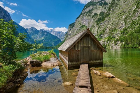 Bout hut in Obersee lake