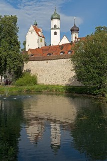 Lower city wall with water gate