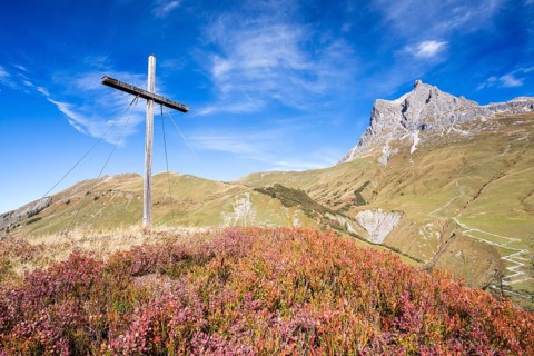 World Peace Cross on the Simmel in autumn