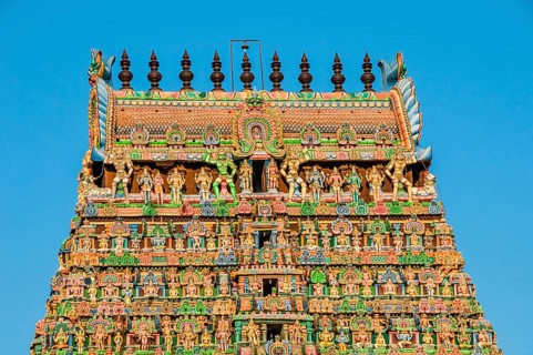 Colourfully decorated Gopuram gate tower of Minakshi or Sri Meenakshi Sundareshwara Temple