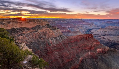 Gorge of the Grand Canyon at sunset