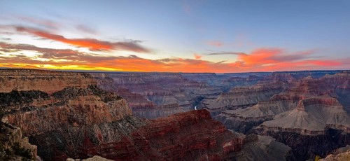 Gorge of the Grand Canyon at sunset
