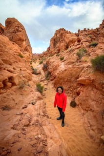 Female hiker on Rainbow Vista Trail