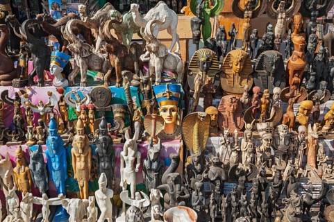 Souvenir shop next to the Amun-Re Temple