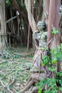 Statue of a Balinese woman
