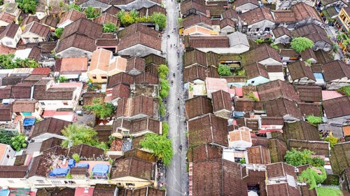 Roofs of old houses with Tráº§n Phu pedestrian road