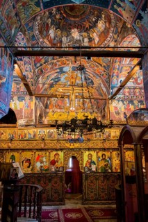 Vault with colourful frescoes