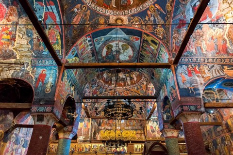 Vault with colourful frescoes