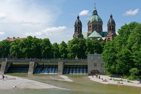 Church of St. Luke with Isar and weir