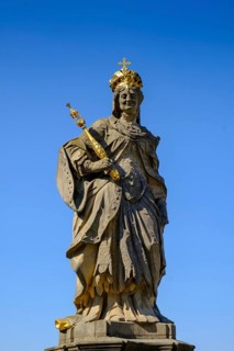 Statue Empress Kunigunde with crown and sceptre