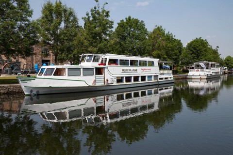 Ruhrschifffahrt white fleet