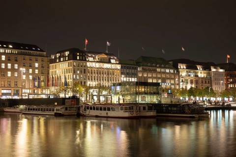 Jungfernstieg at night