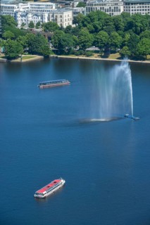 Alster fountain at the Inner Alster Lake