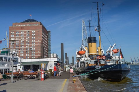 Oevelgonne Museum Harbour Pier