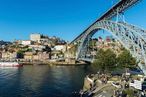 Ponte Dom Luis I Bridge over Douro River to former Episcopal Palace