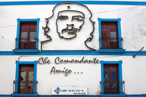Portrait of Che Guevara on wall