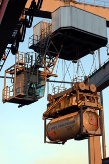 Container reloading
