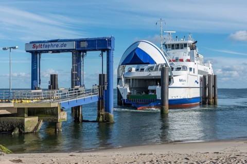 Sylt ferry landing at the port of List