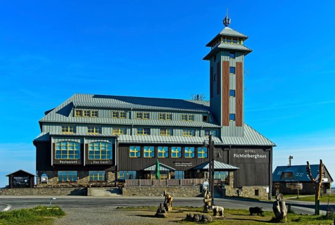 Fichtelberghaus with observation tower