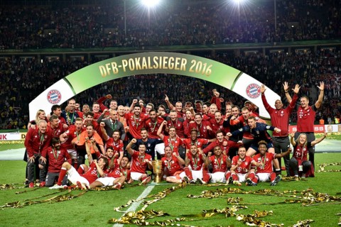 Group photo after winning the DFB Cup