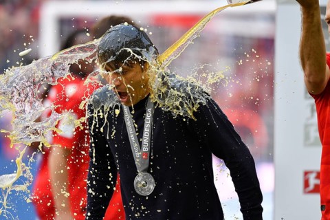 Coach Coach Niko Kovac FC Bayern Munich FCB gets his first beer shower