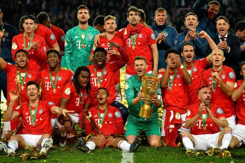 Group Photo FC Bayern wins DFB Cup